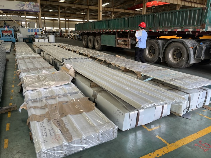 压型钢板的性能特点